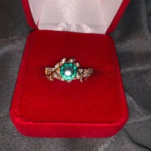 Green stone ring from fragrant Jewels. Size 10
